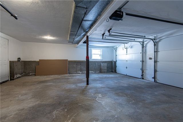 12 Whittier Drive, Coventry, RI 02816