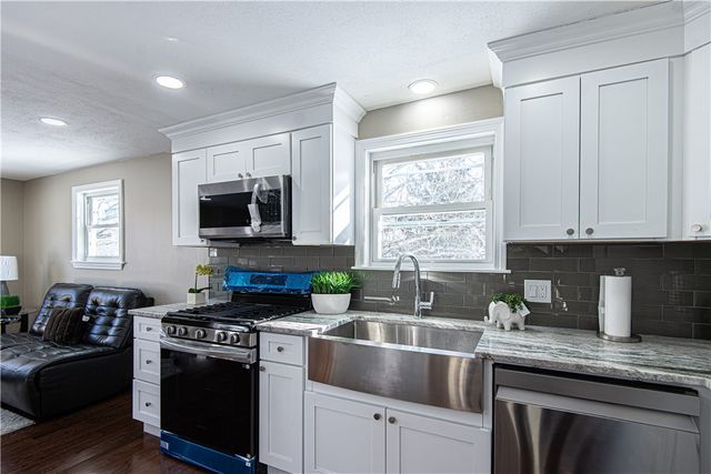 12 Whittier Drive, Coventry, RI 02816