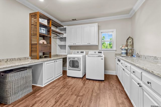 9365 E La Hwy 936, St Amant, LA 70774