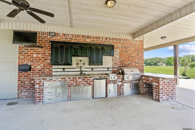 9365 E La Hwy 936, St Amant, LA 70774