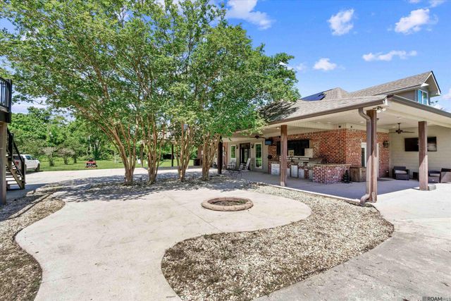 9365 E La Hwy 936, St Amant, LA 70774