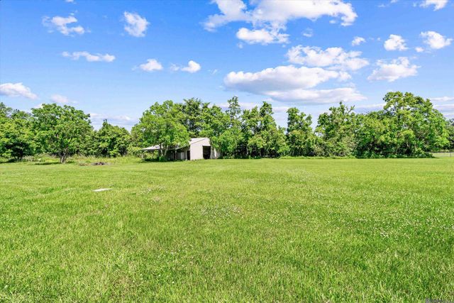 9365 E La Hwy 936, St Amant, LA 70774