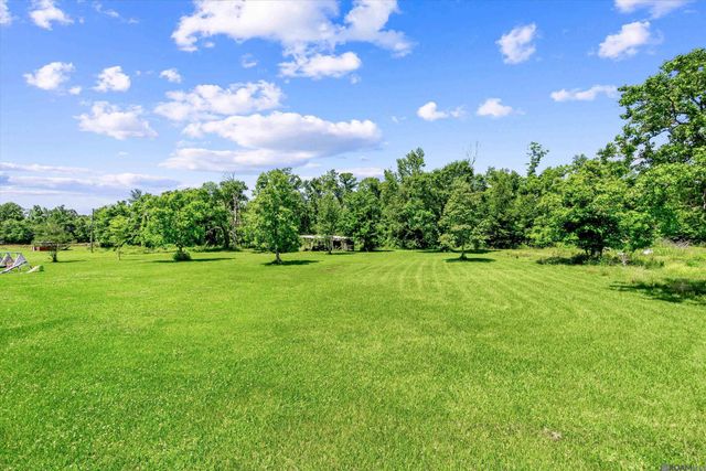 9365 E La Hwy 936, St Amant, LA 70774