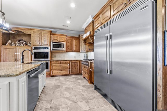 9365 E La Hwy 936, St Amant, LA 70774