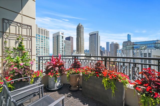 10 E Delaware Place 34A, Chicago, IL 60611