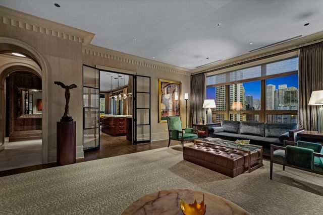 10 E Delaware Place 34A, Chicago, IL 60611