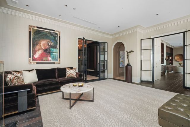 10 E Delaware Place 34A, Chicago, IL 60611