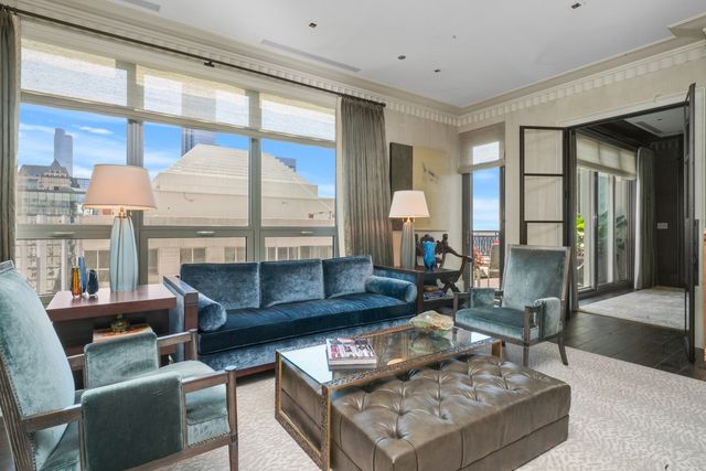 10 E Delaware Place 34A, Chicago, IL 60611