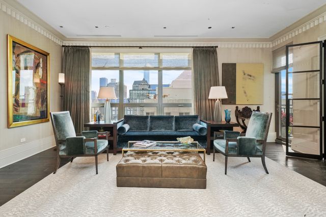 10 E Delaware Place 34A, Chicago, IL 60611