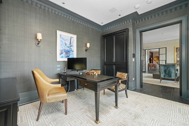 10 E Delaware Place 34A, Chicago, IL 60611