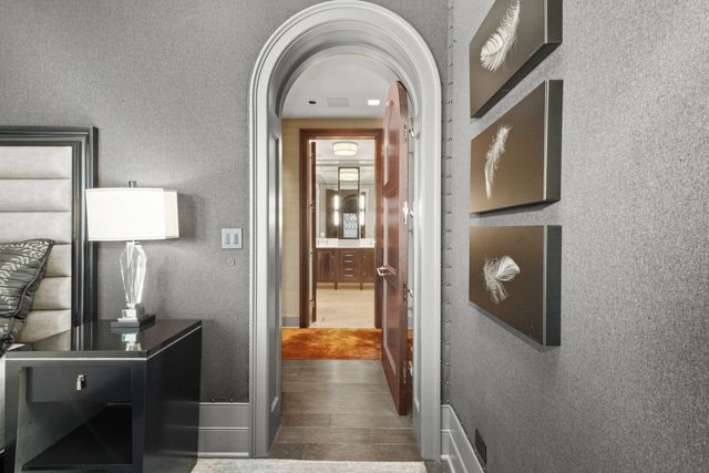 10 E Delaware Place 34A, Chicago, IL 60611