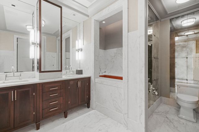 10 E Delaware Place 34A, Chicago, IL 60611