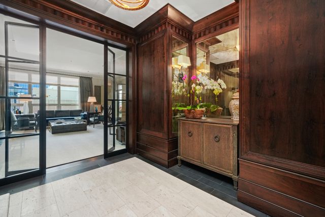 10 E Delaware Place 34A, Chicago, IL 60611