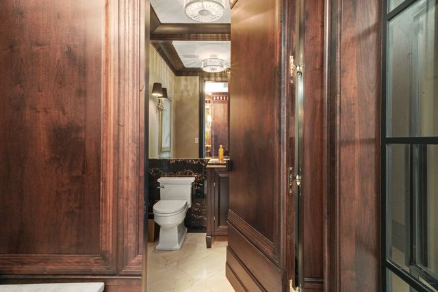 10 E Delaware Place 34A, Chicago, IL 60611