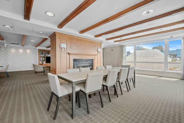 10 E Delaware Place 34A, Chicago, IL 60611