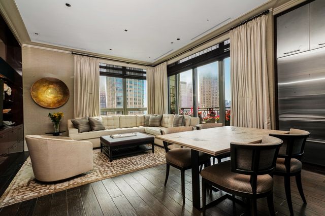 10 E Delaware Place 34A, Chicago, IL 60611