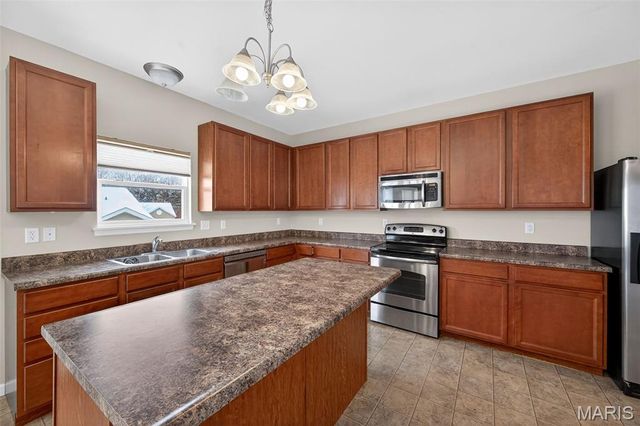 105 Wabash Spur Drive, O'fallon, MO 63366