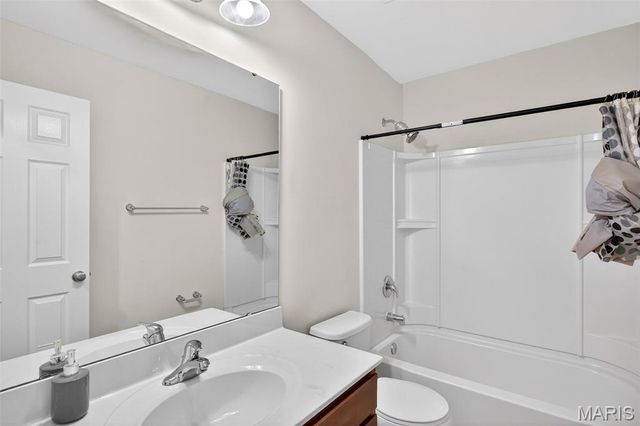 105 Wabash Spur Drive, O'fallon, MO 63366