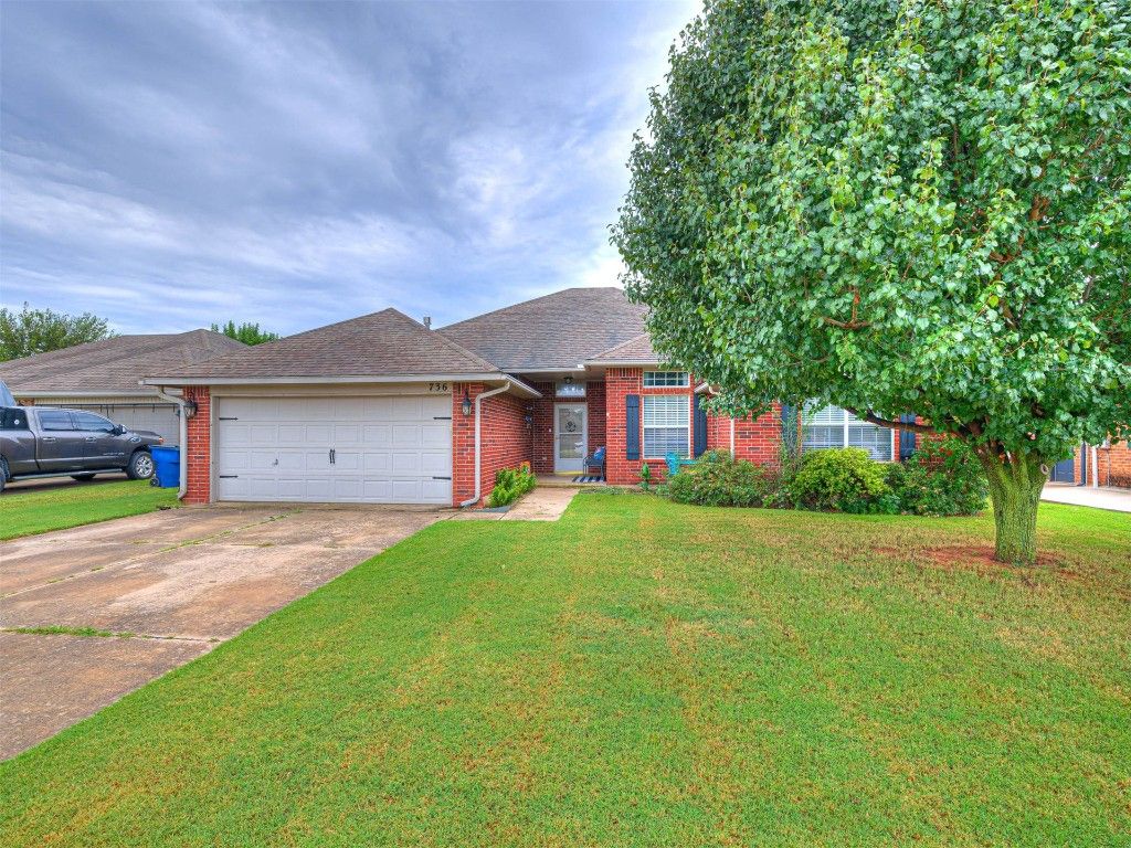 736 E Pointe Court Lane, Mustang, OK 73064