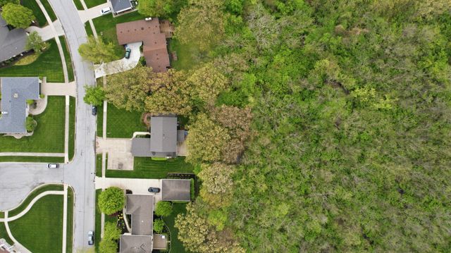 1029 Greenview Drive, Crown Point, IN 46307