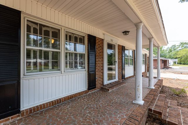 302 W Raft St., Nichols, SC 29581