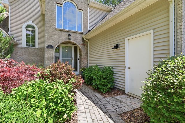 224 Totem Trail, Irondequoit, NY 14617