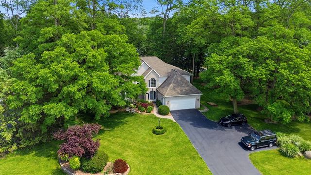 224 Totem Trail, Irondequoit, NY 14617