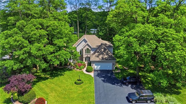 224 Totem Trail, Irondequoit, NY 14617