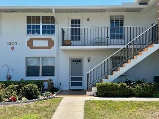 1203 S Lakes End Drive E-1, Fort Pierce, FL 34982