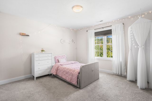 39 Hycrest Rd, Charlton, MA 01507