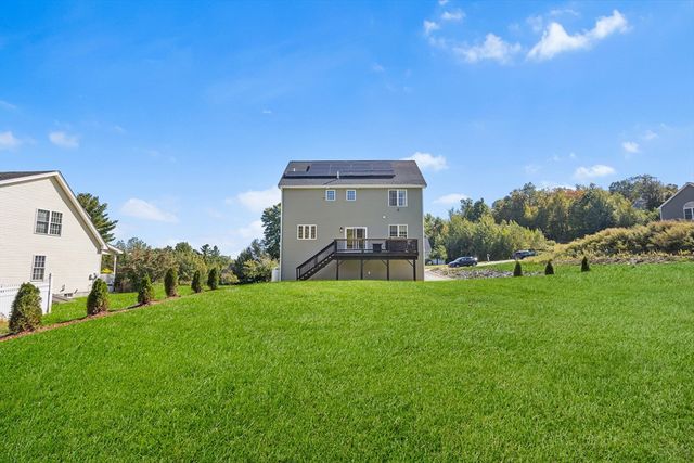 39 Hycrest Rd, Charlton, MA 01507