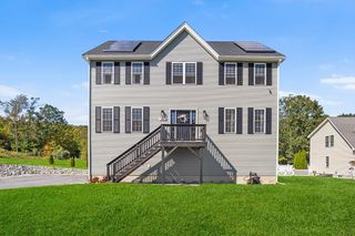 39 Hycrest Rd, Charlton, MA 01507
