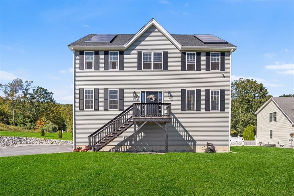 39 Hycrest Rd, Charlton, MA 01507