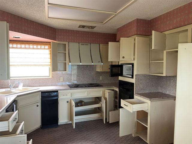 808 Ox Bow, Horseshoe Bay, TX 78657