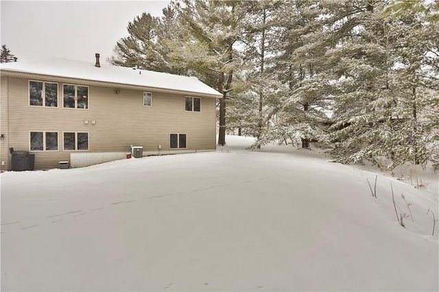 W10439 880th Avenue, River Falls, WI 54022