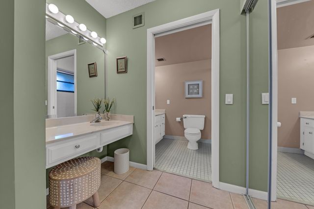 6521 Pumpkin Seed Circle 221, Boca Raton, FL 33433