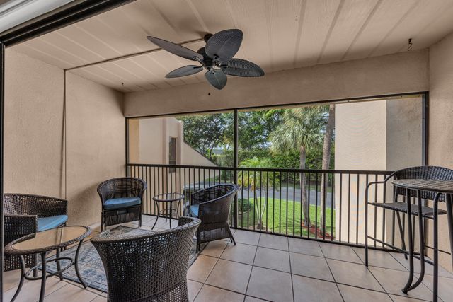 6521 Pumpkin Seed Circle 221, Boca Raton, FL 33433