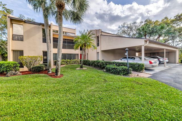 6521 Pumpkin Seed Circle 221, Boca Raton, FL 33433