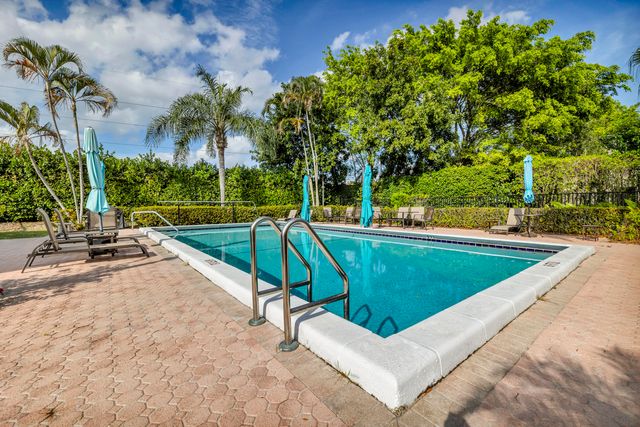 6521 Pumpkin Seed Circle 221, Boca Raton, FL 33433
