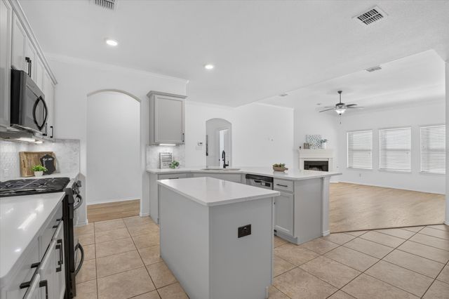 401 Eureka Court, Burleson, TX 76028