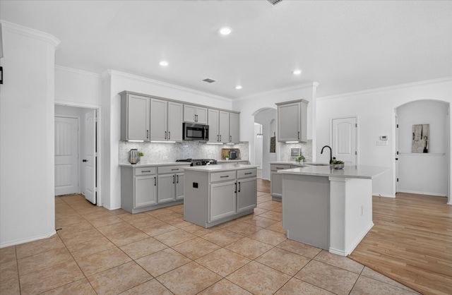 401 Eureka Court, Burleson, TX 76028