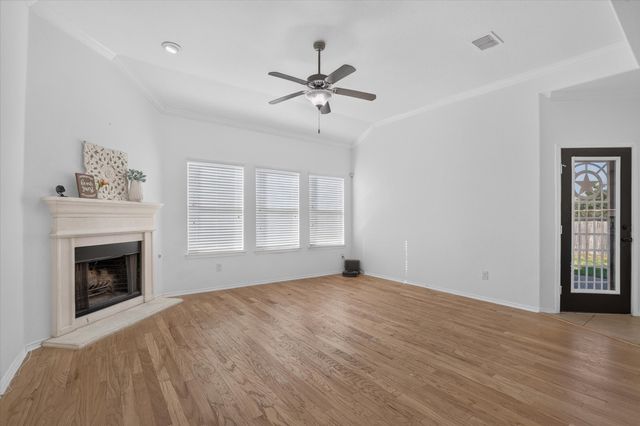 401 Eureka Court, Burleson, TX 76028