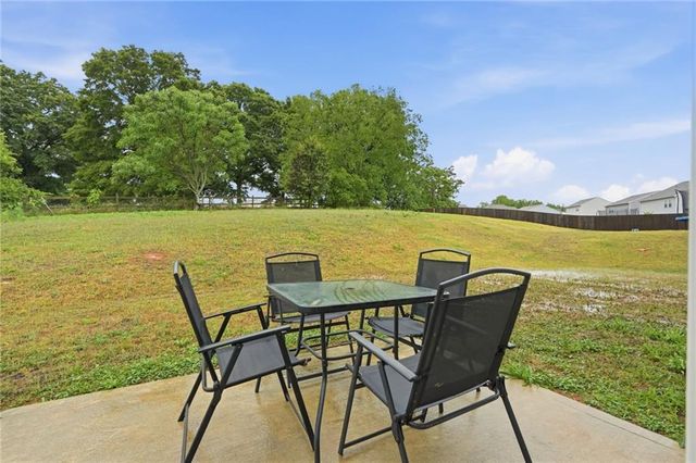 186 Pond Court, Hoschton, GA 30548