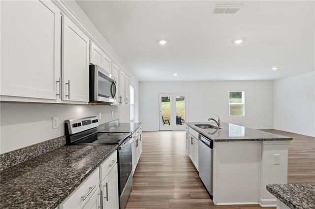 186 Pond Court, Hoschton, GA 30548