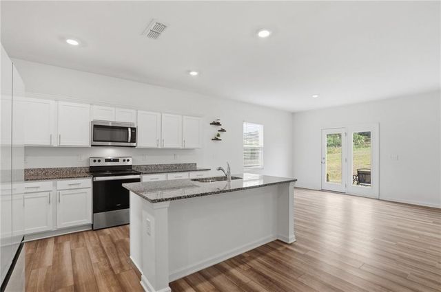 186 Pond Court, Hoschton, GA 30548
