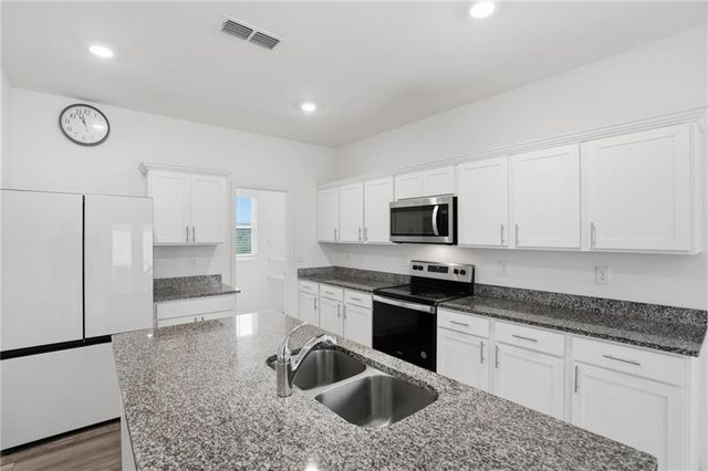 186 Pond Court, Hoschton, GA 30548