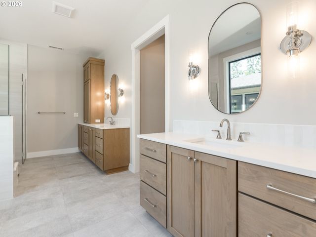 15012 Nw 13TH Ave, Vancouver, WA 98685