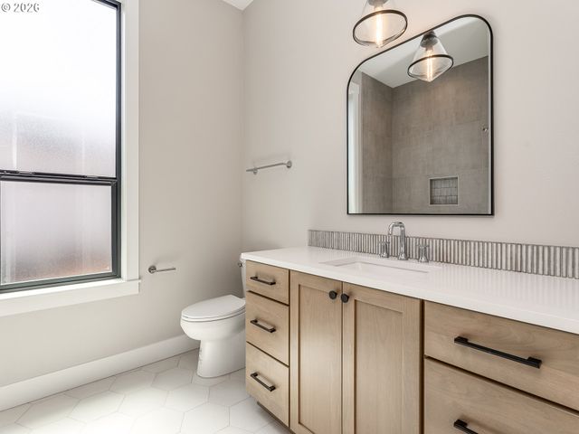 15012 Nw 13TH Ave, Vancouver, WA 98685