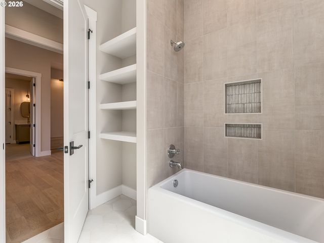 15012 Nw 13TH Ave, Vancouver, WA 98685