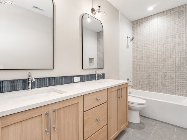 15012 Nw 13TH Ave, Vancouver, WA 98685